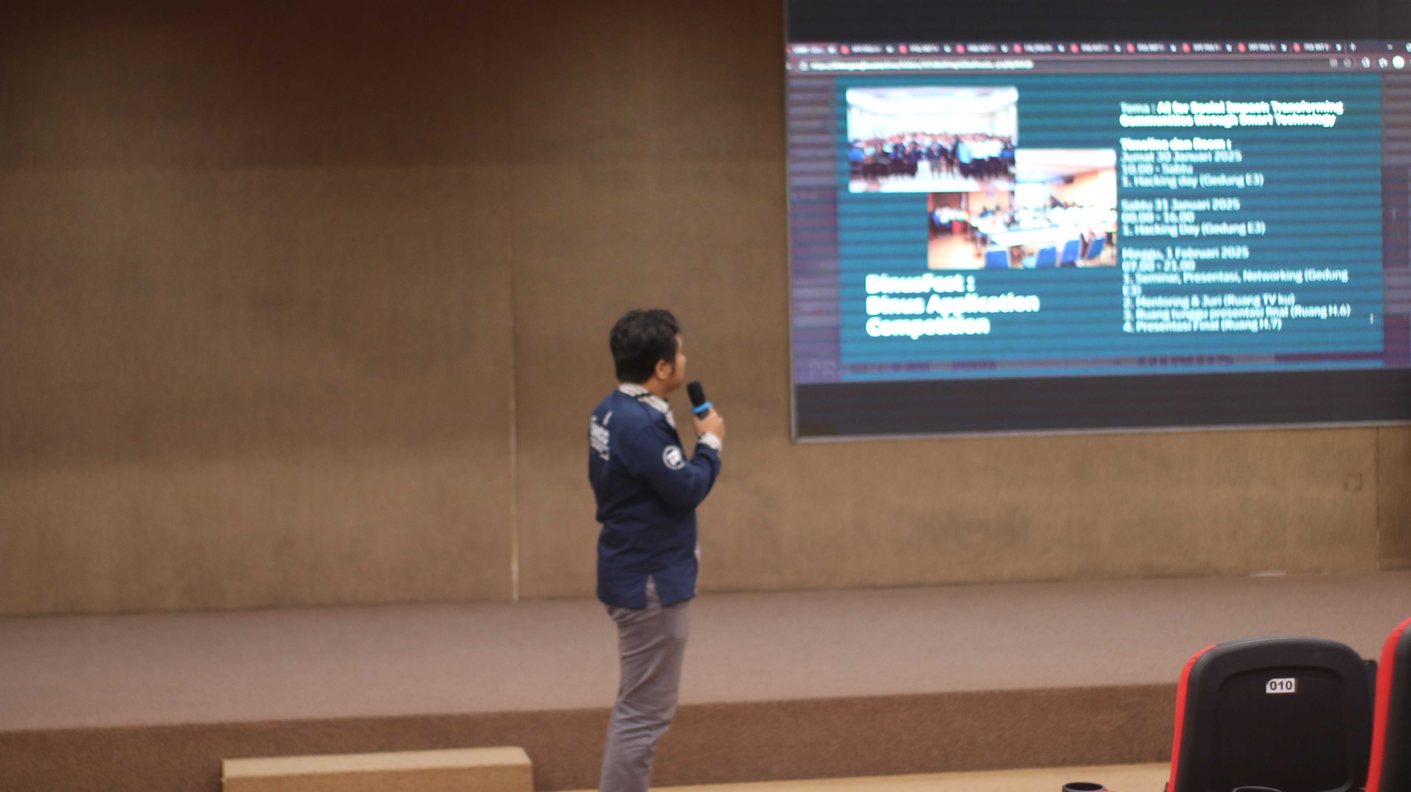 Pemaparan Materi Oleh UKM dan Komunitas